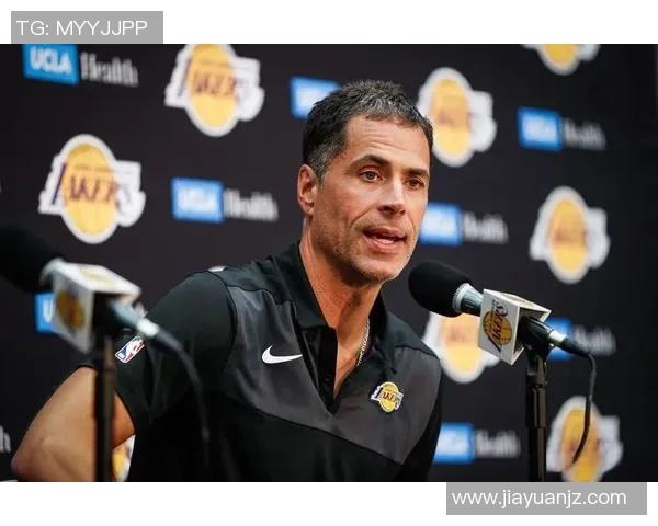 上海羽毛球队灵活性引发热议球员表现与战术调整成焦点讨论