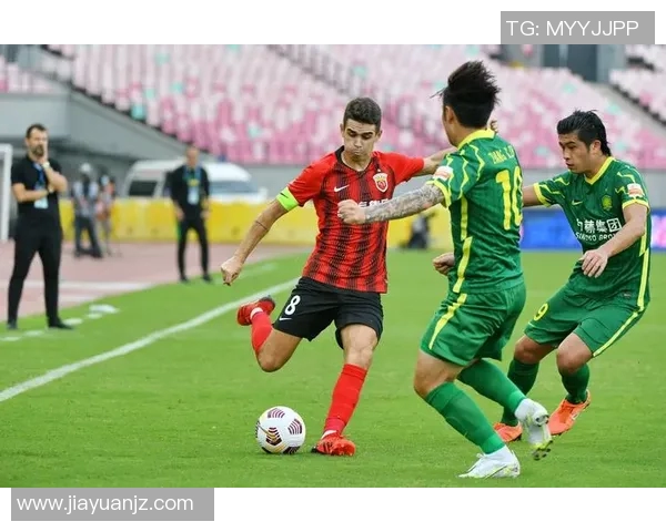 上海足球队逆袭之旅特报：从低谷到巅峰的精彩历程与奋斗精神